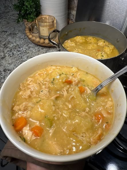 Easy Chicken and Dumplings – Cozy, Creamy & Comfort Food Classic