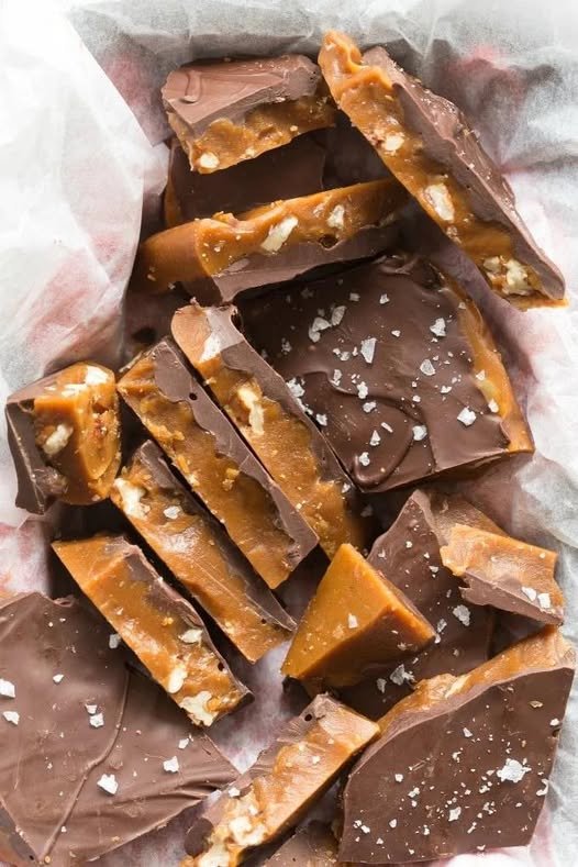 Keto Toffee – Crunchy, Buttery & Sugar-Free Sweet Treat